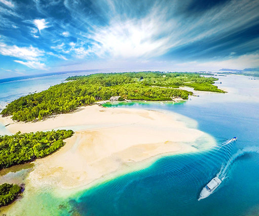 Ile aux Cerfs Tours - Island of Ile aux Cerfs